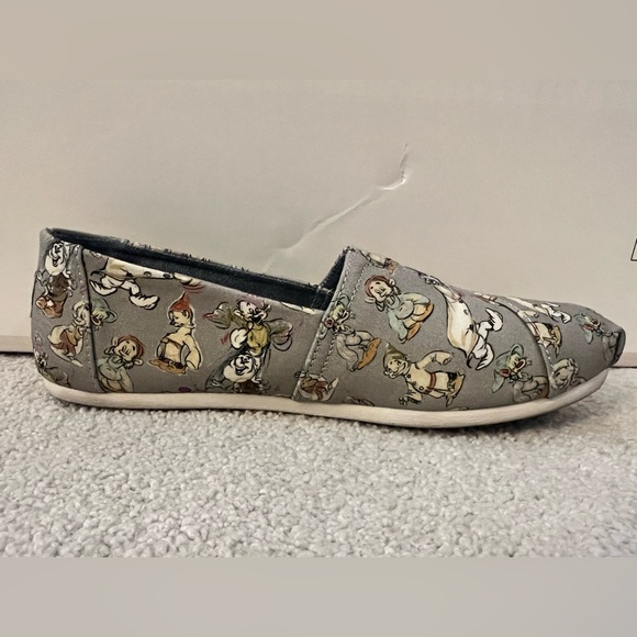 TOMS Disney Dopey slip on shoe - Picture 4 of 9